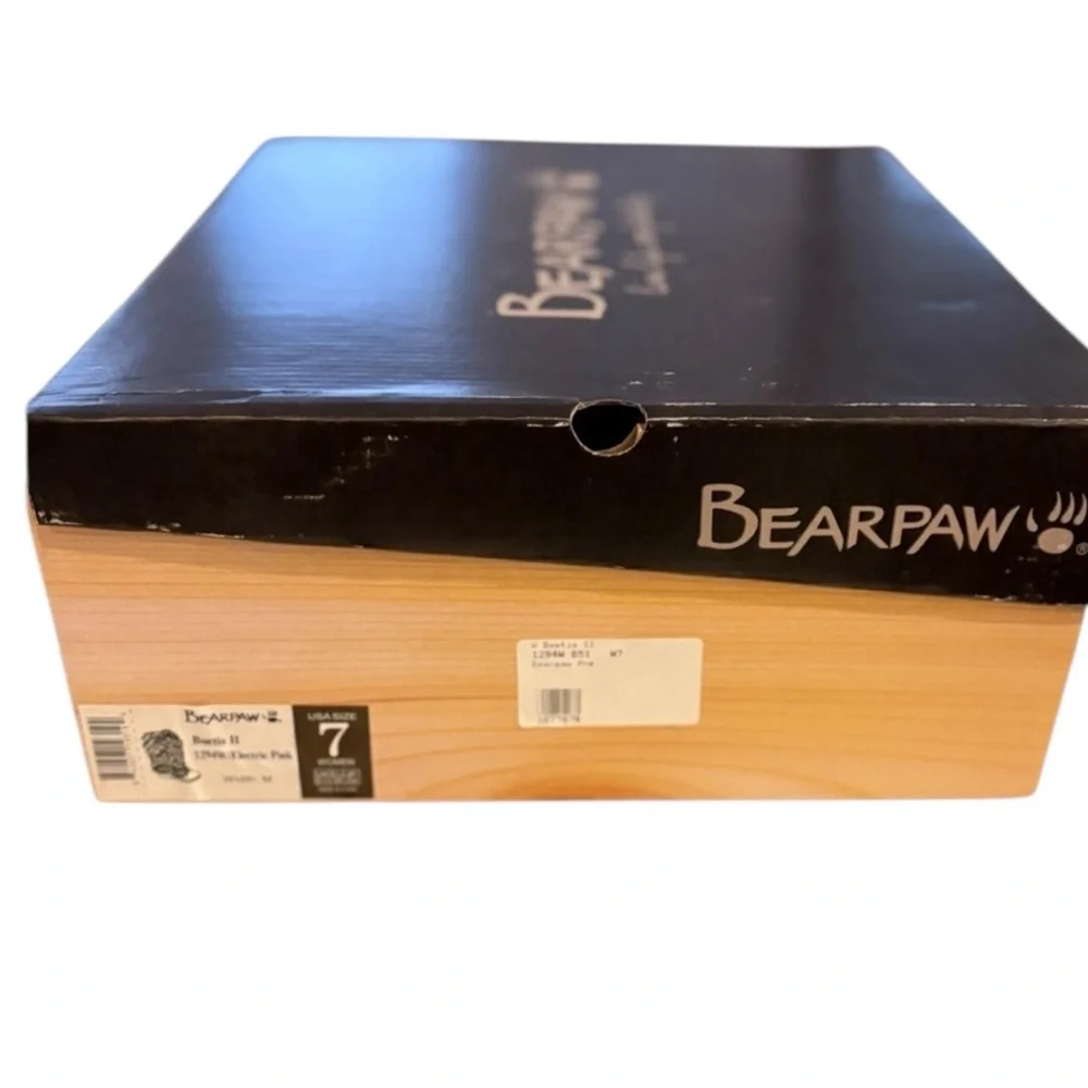 Bearpaw NWT Women's  Pink Mongolian Fur Boetis II Winter Boots in Sz 7 & 8